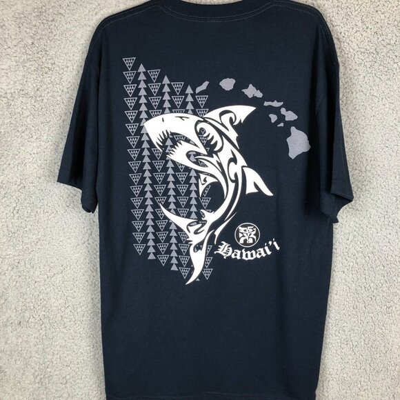 Y2K Local Style Hawaii Old English T-Shirt Men's Size Large Tribal Koi Shark - Picture 1 of 5